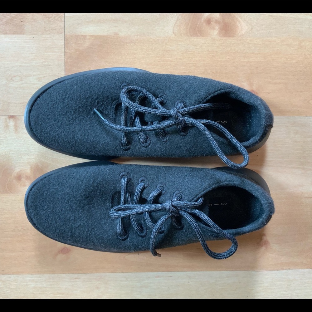 STEVEN by Steve Madden “Traveler” sneaker - size10